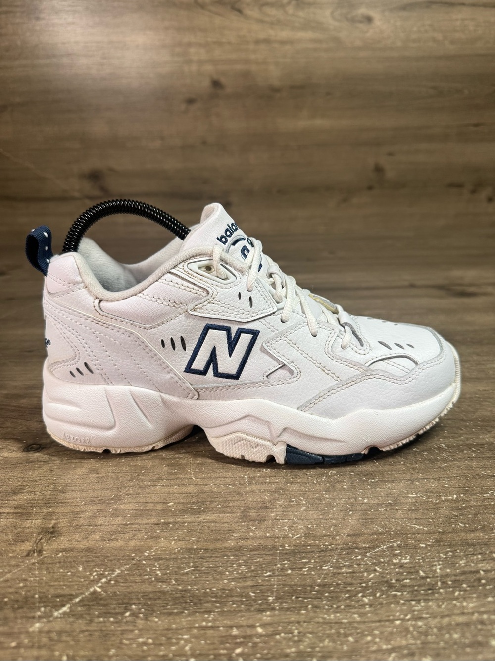 New Balance 608 Womens 7.5 B White Navy Leather Cross Training Shoes WX608WT